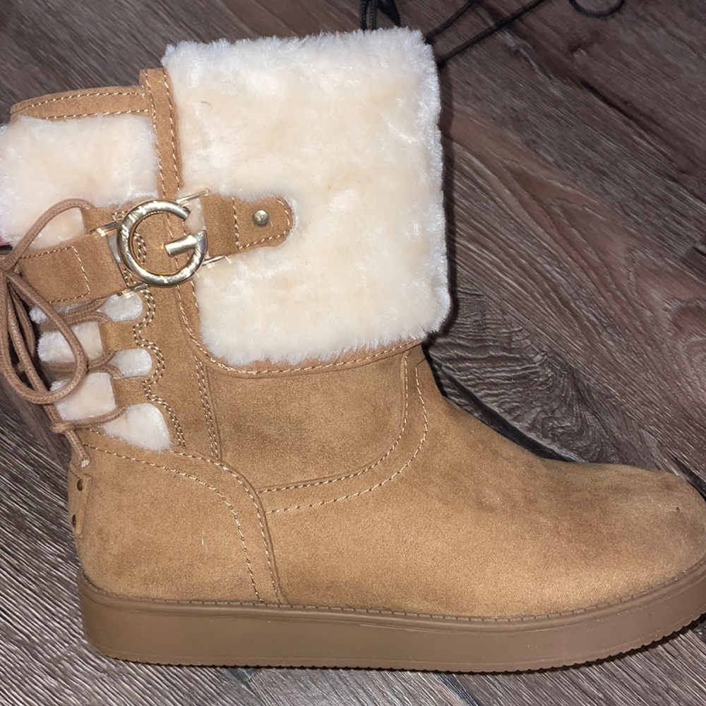 Never worn outside! Worn once to try on. Bought from Ross for $35.99